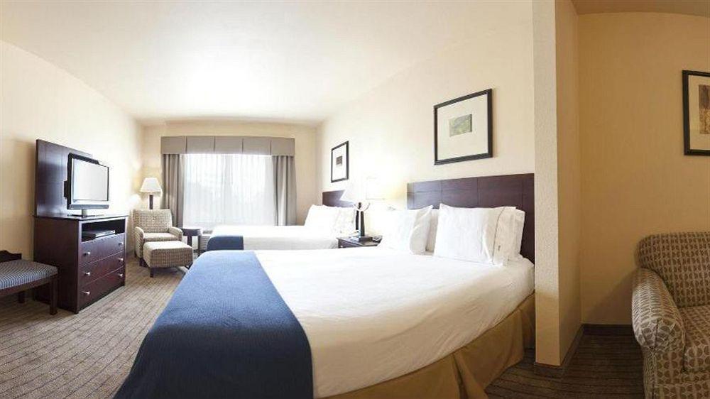 Holiday Inn Express Hotel & Suites Marshall By Ihg Extérieur photo