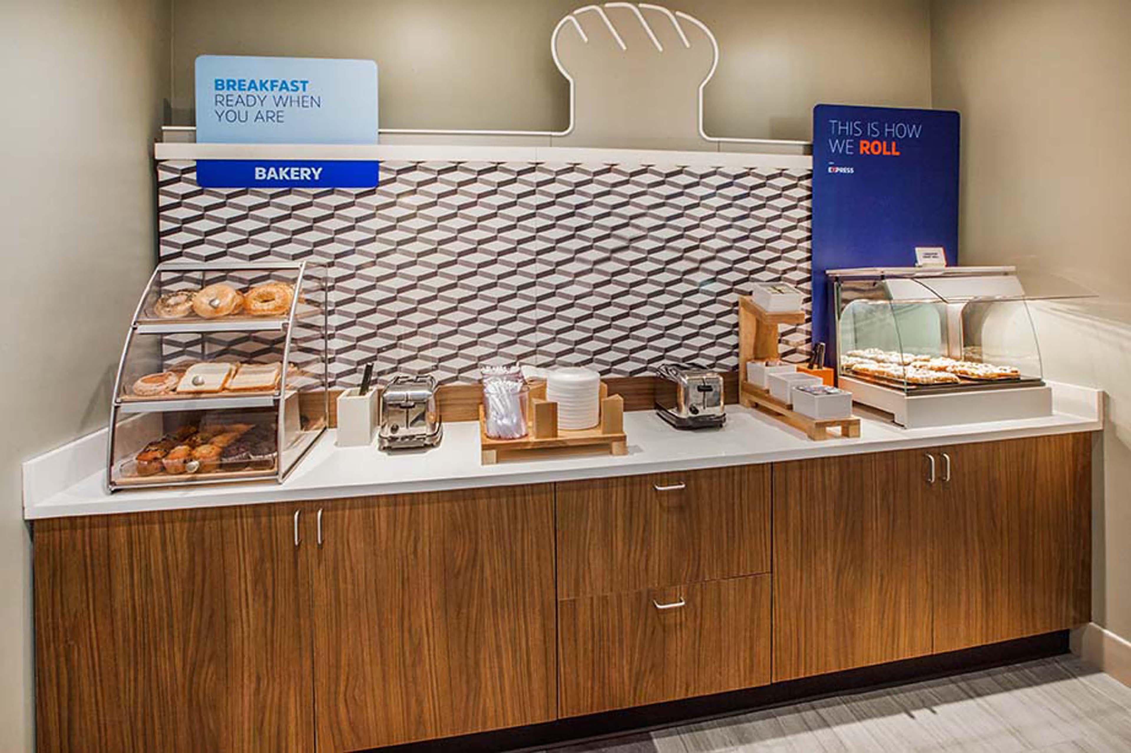 Holiday Inn Express Hotel & Suites Marshall By Ihg Extérieur photo