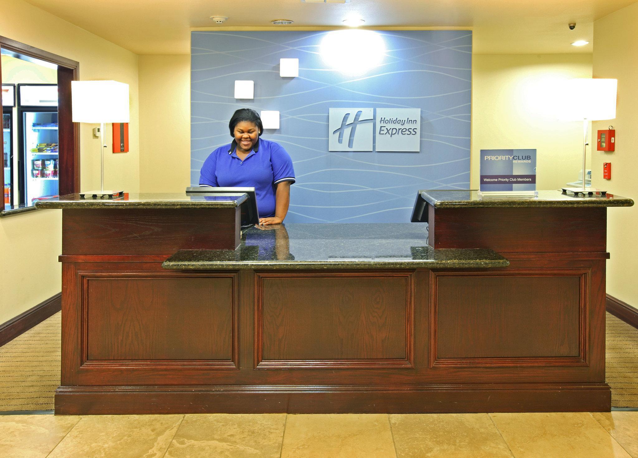 Holiday Inn Express Hotel & Suites Marshall By Ihg Extérieur photo