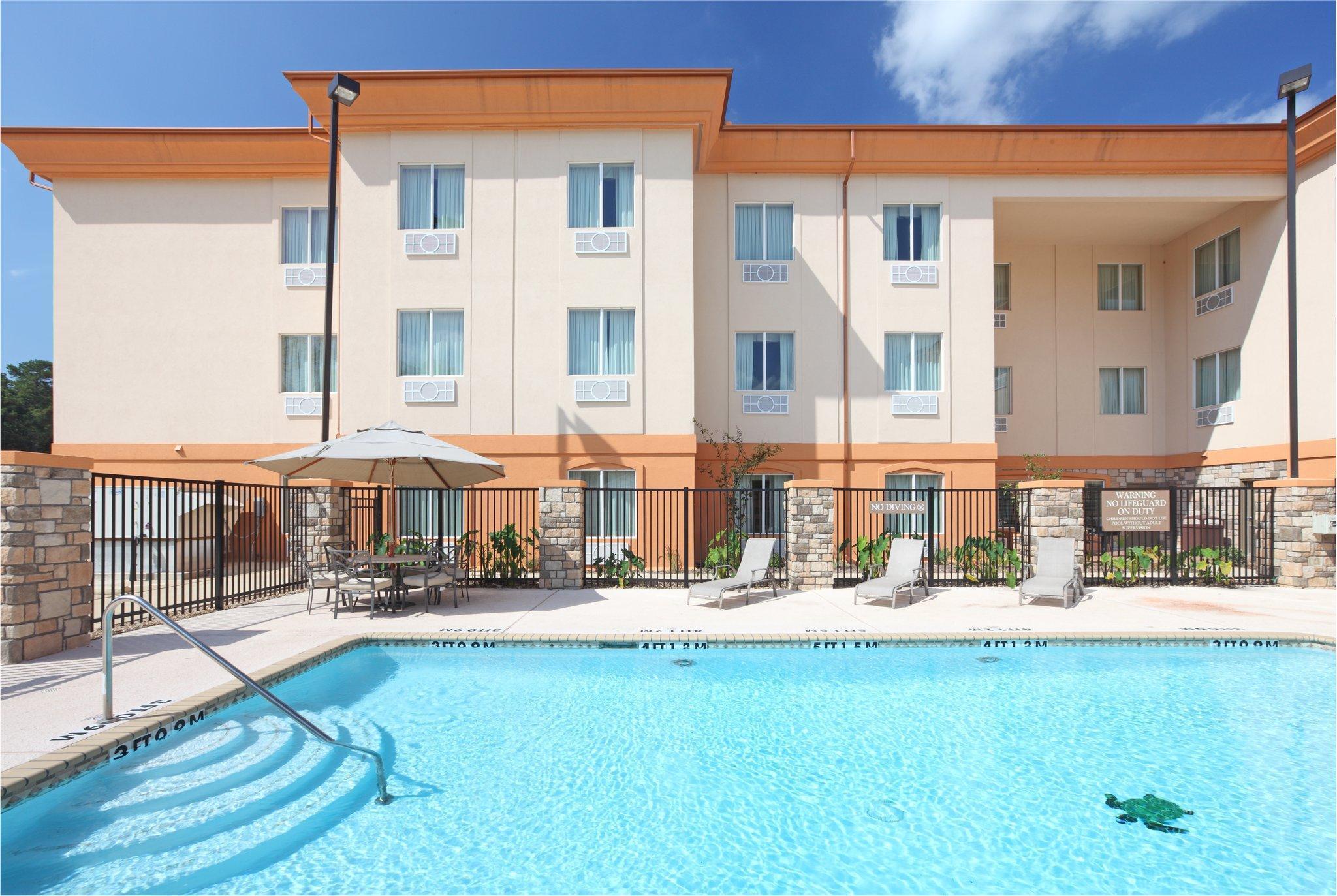 Holiday Inn Express Hotel & Suites Marshall By Ihg Extérieur photo