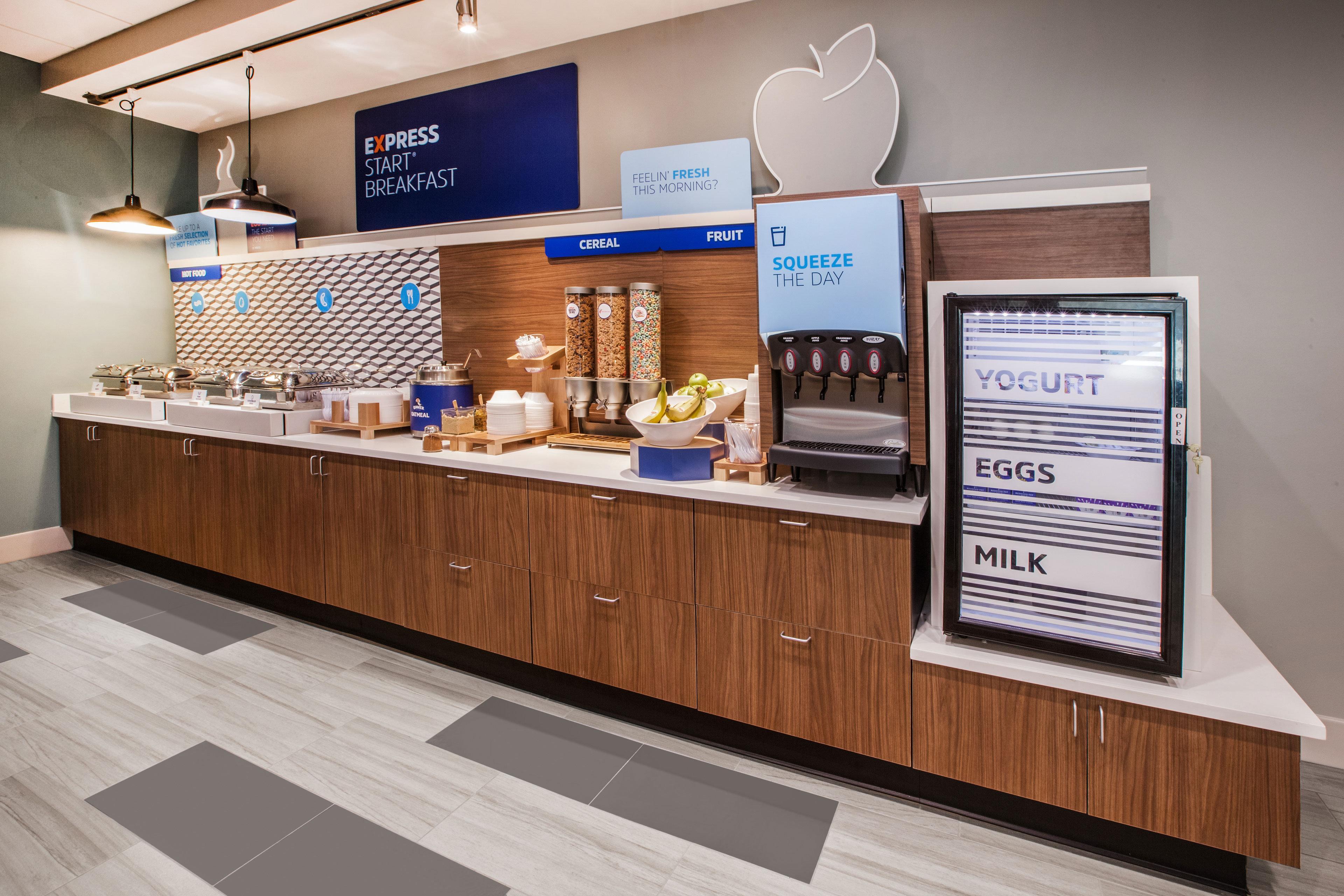 Holiday Inn Express Hotel & Suites Marshall By Ihg Extérieur photo