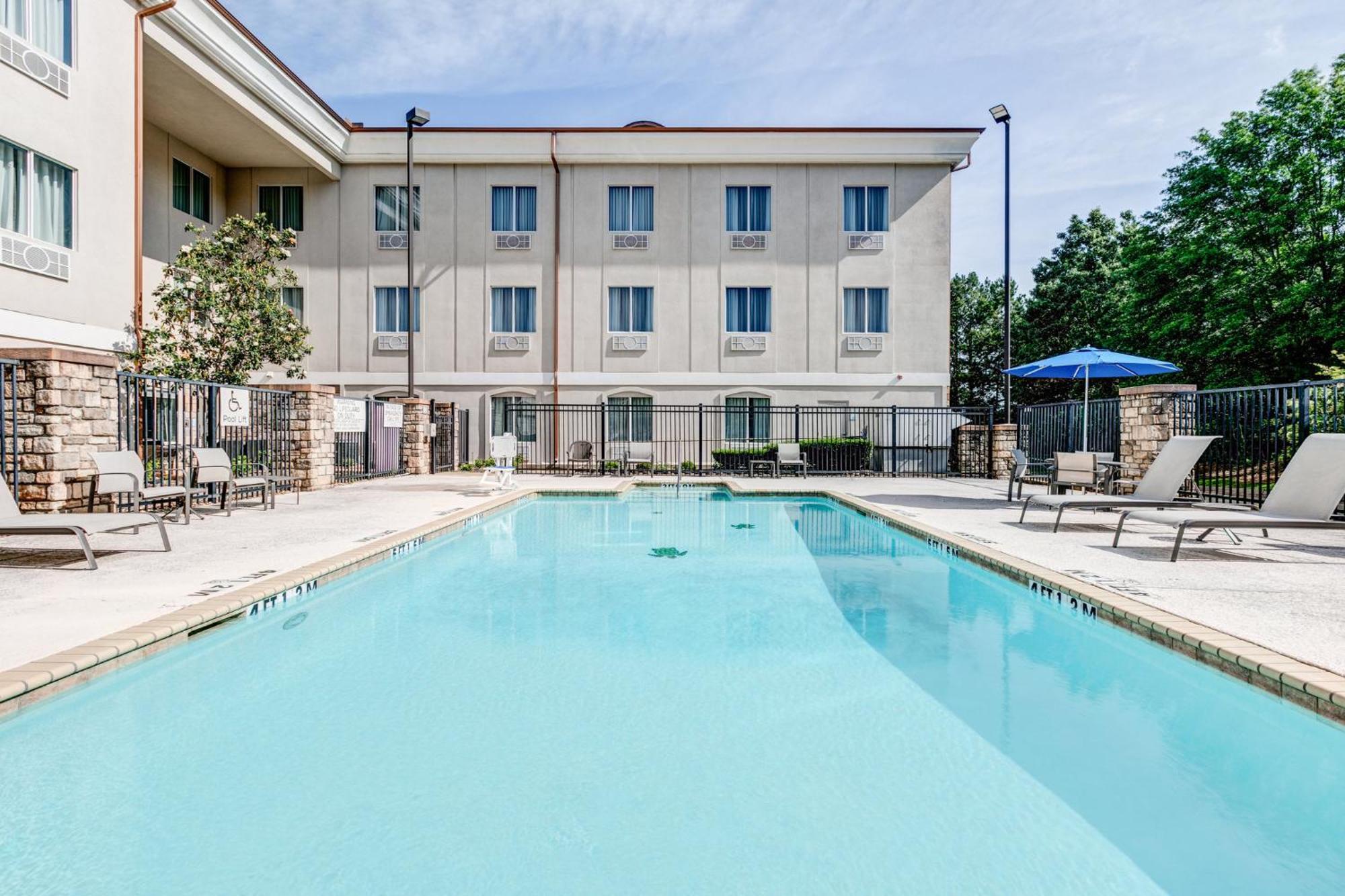 Holiday Inn Express Hotel & Suites Marshall By Ihg Extérieur photo