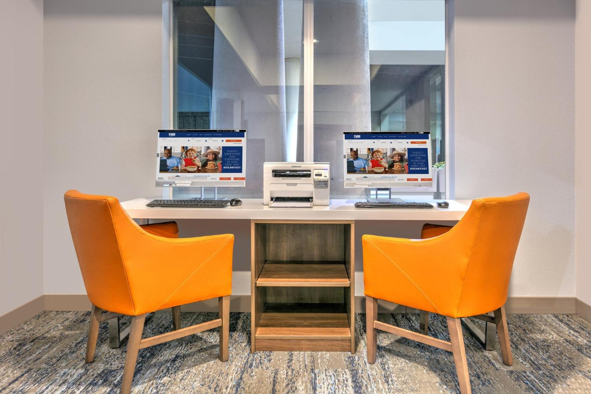 Holiday Inn Express Hotel & Suites Marshall By Ihg Extérieur photo