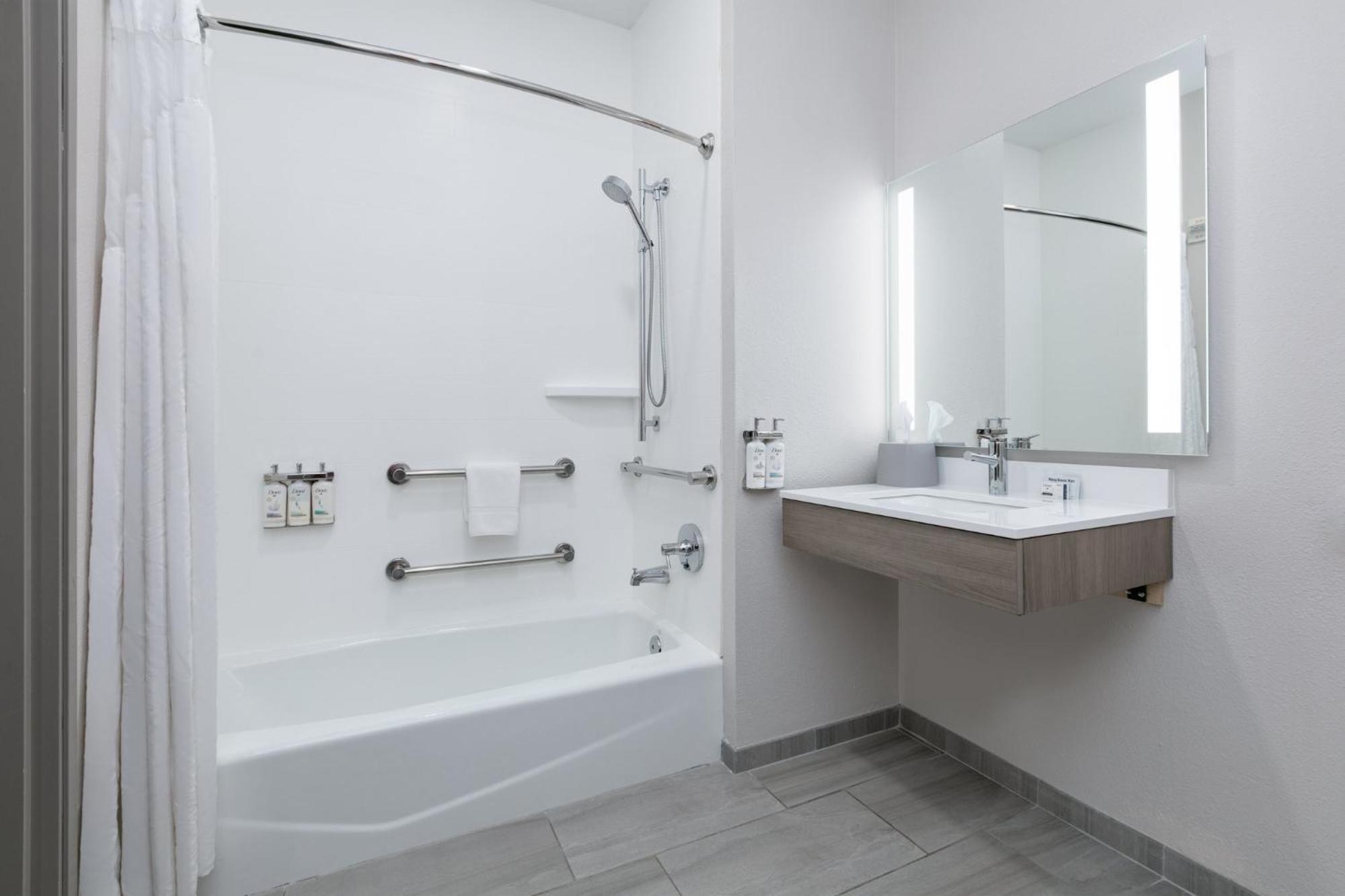 Holiday Inn Express Hotel & Suites Marshall By Ihg Extérieur photo