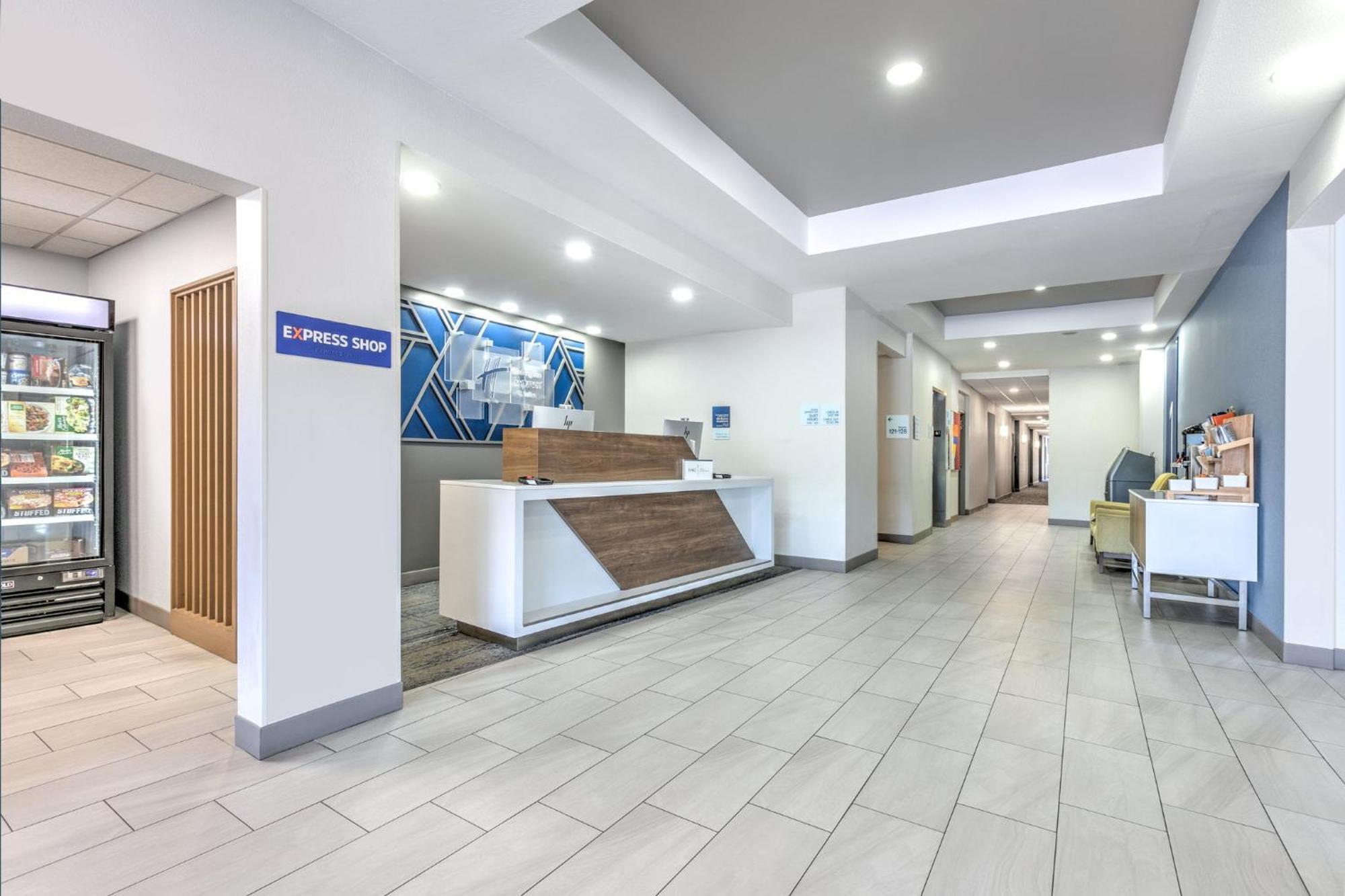 Holiday Inn Express Hotel & Suites Marshall By Ihg Extérieur photo