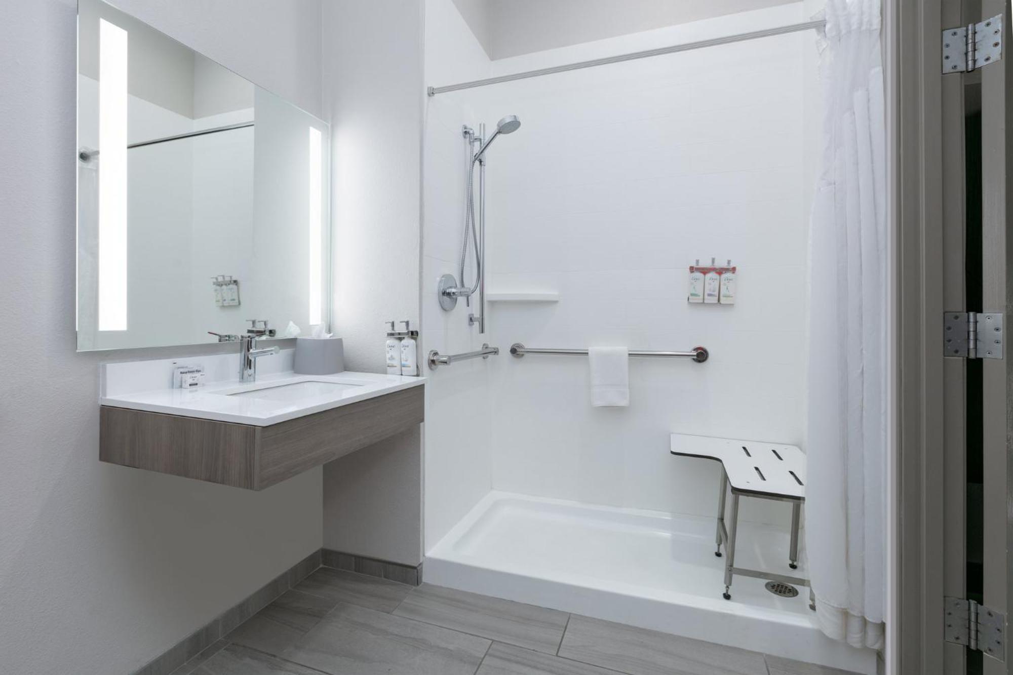 Holiday Inn Express Hotel & Suites Marshall By Ihg Extérieur photo